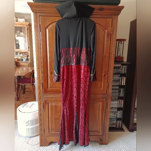 Women's Vampire Madam Costume (X-Large/14-16) - Picture 3 of 9